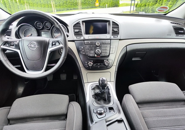 Opel Insignia cena 31700 przebieg: 186000, rok produkcji 2013 z Zwoleń małe 301